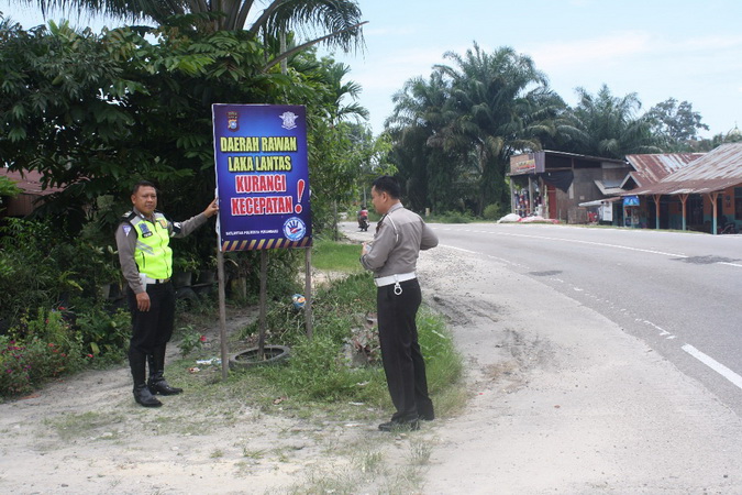 Sat Lantas Polresta Pasang Papan Keselamatan, Ini Himbauannya